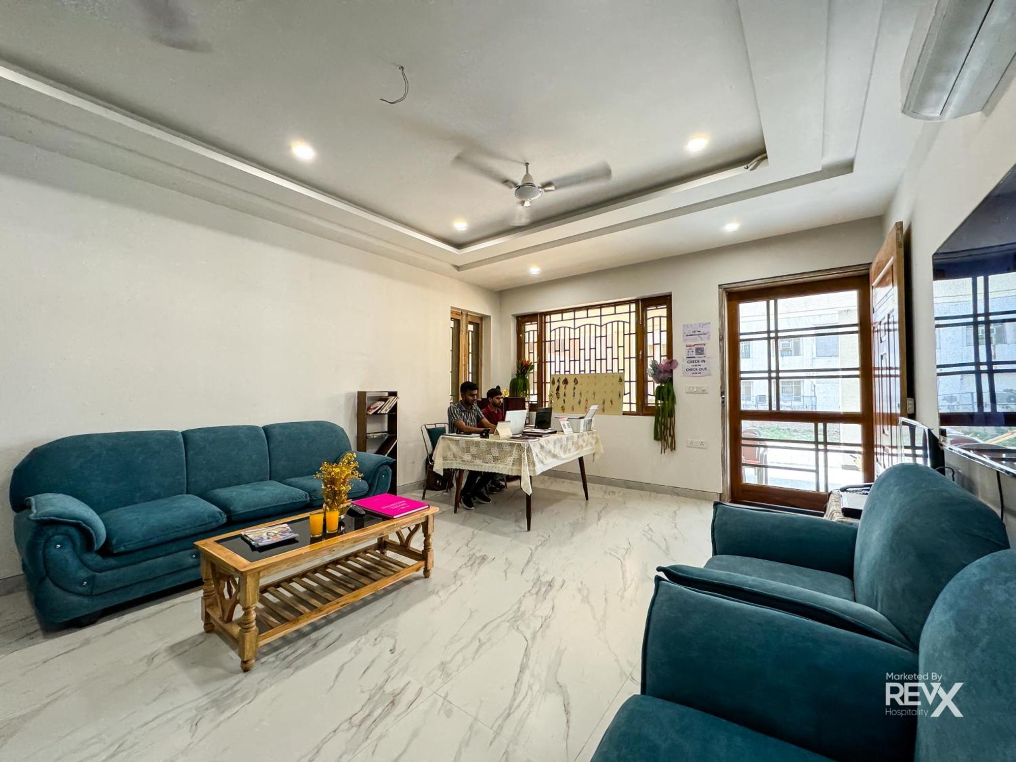 Guru Sadan A Luxe Stay Ayodhya Bagian luar foto