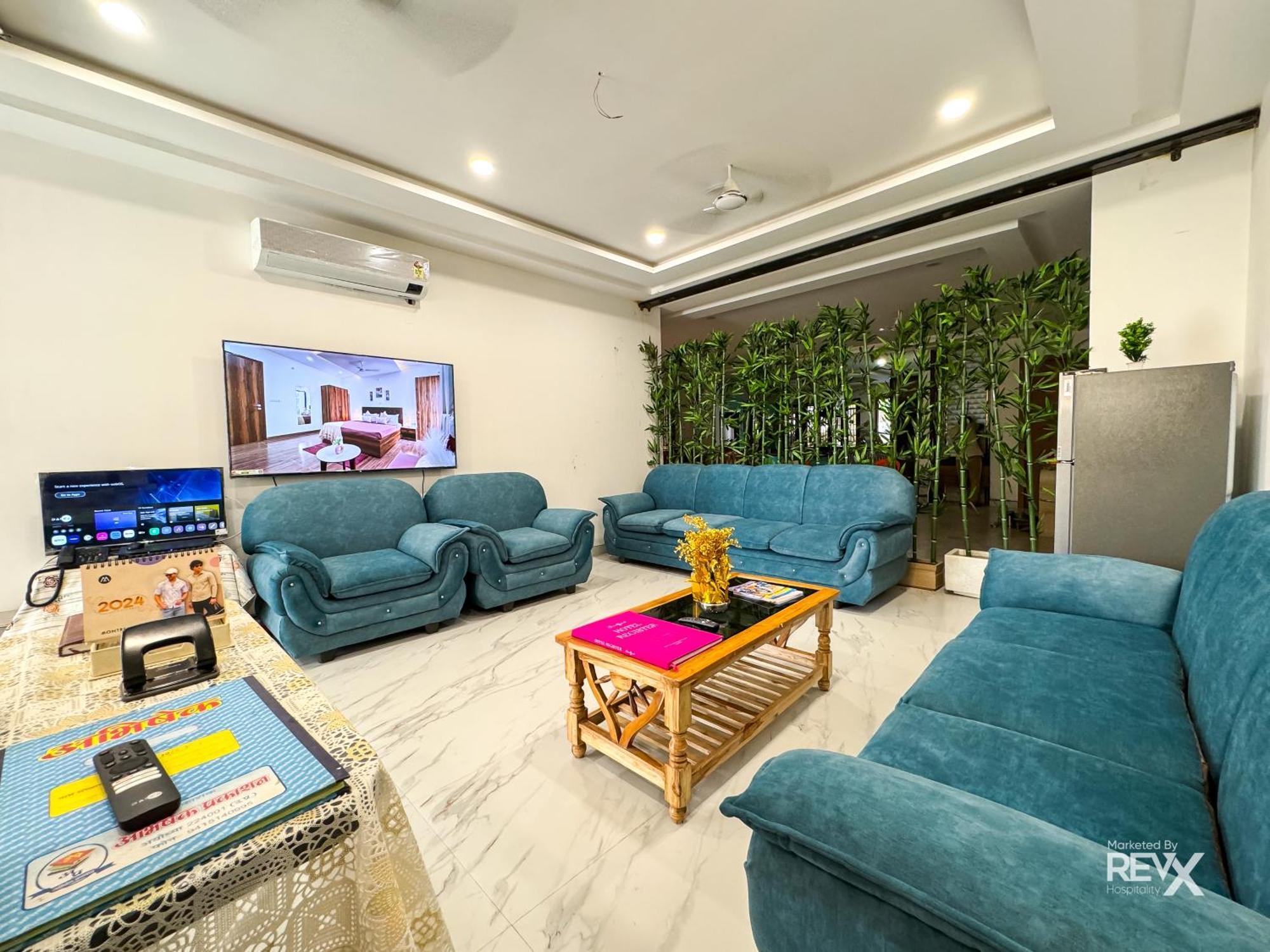 Guru Sadan A Luxe Stay Ayodhya Bagian luar foto