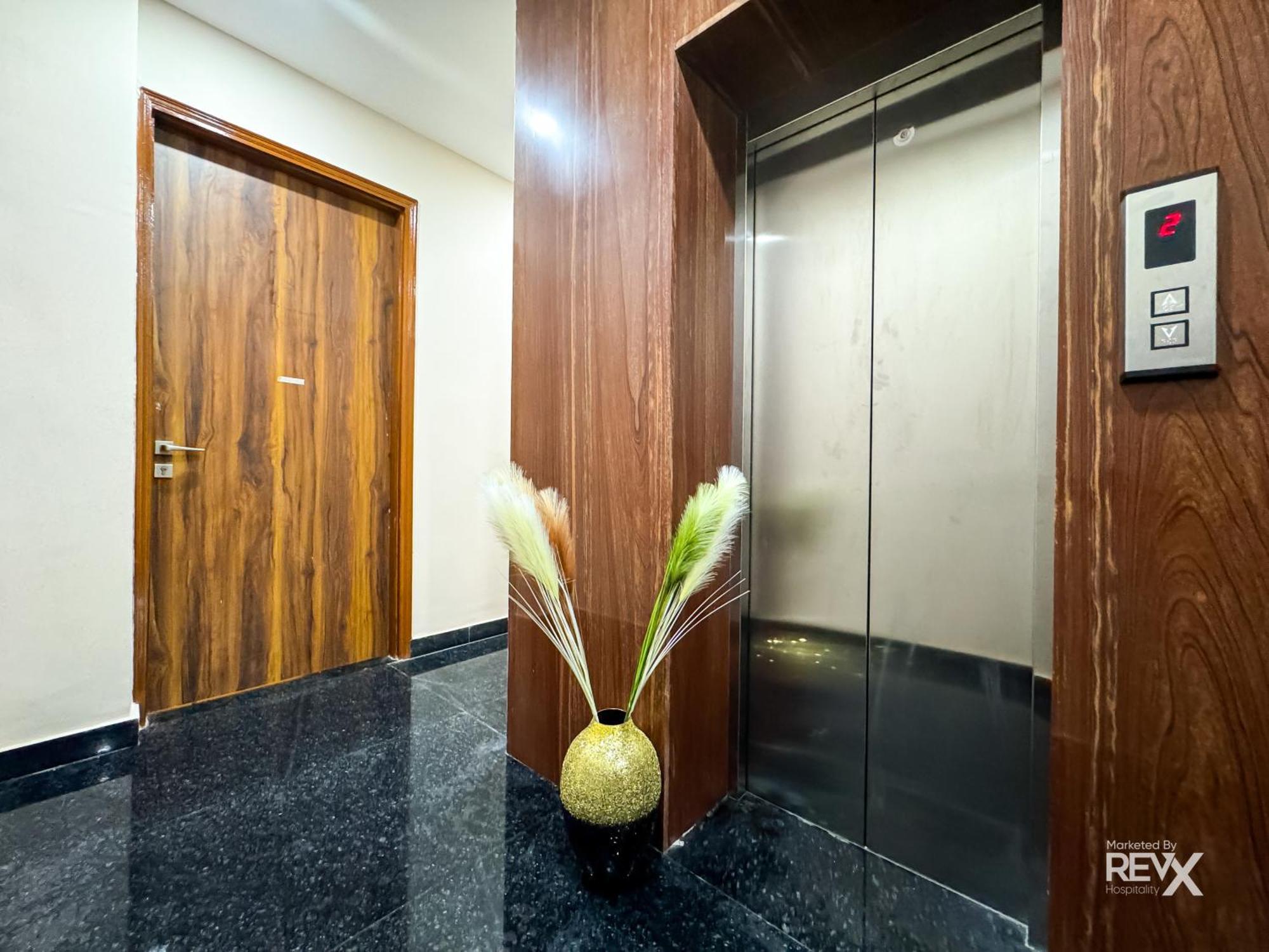 Guru Sadan A Luxe Stay Ayodhya Bagian luar foto