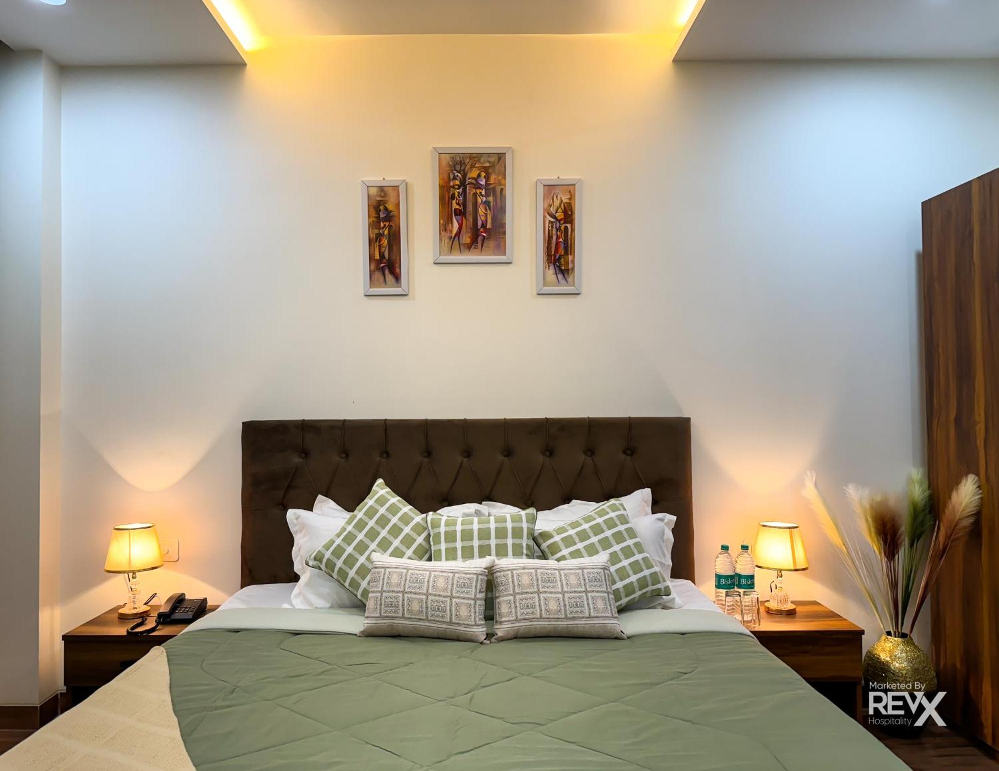 Guru Sadan A Luxe Stay Ayodhya Bagian luar foto