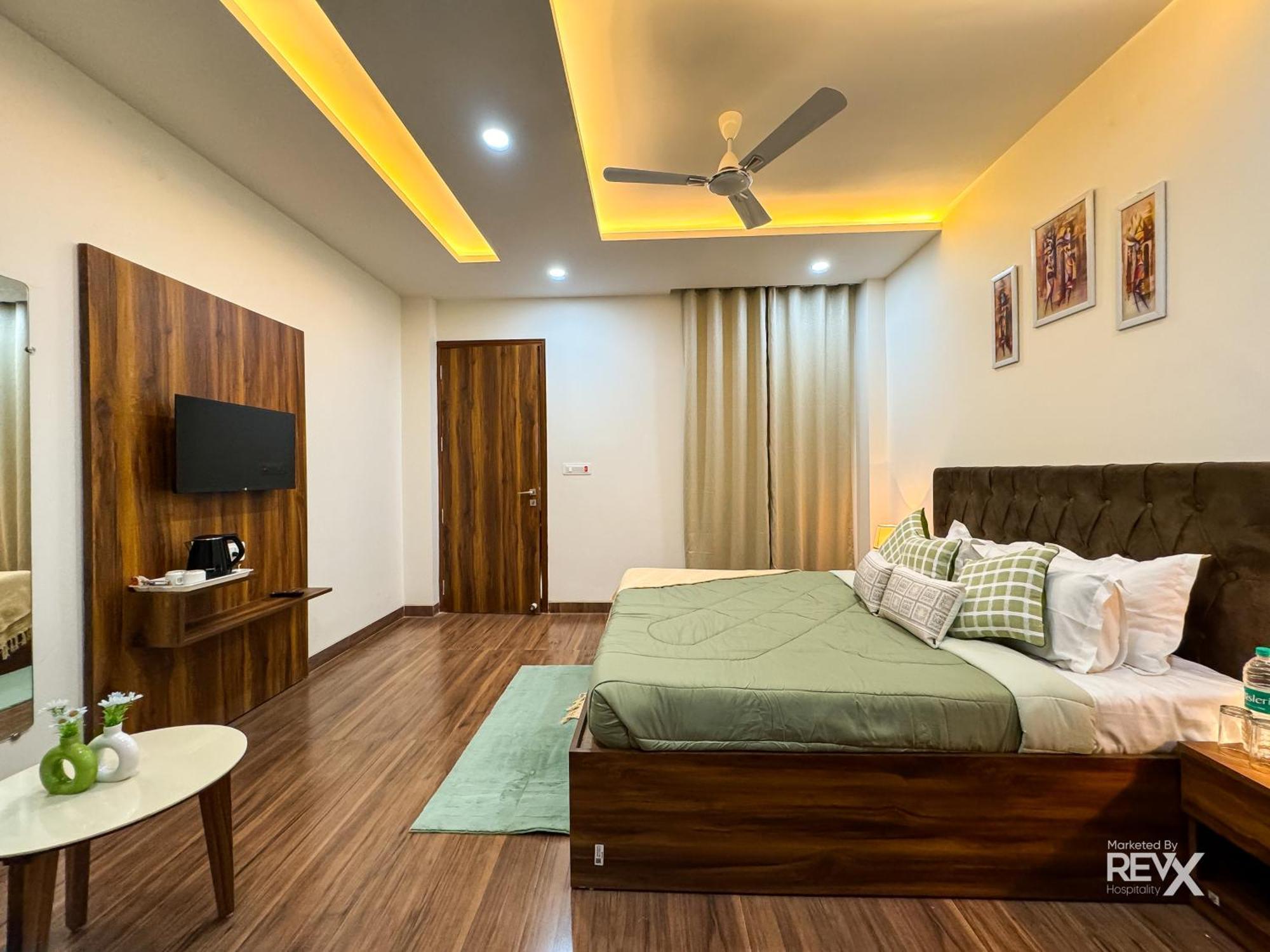 Guru Sadan A Luxe Stay Ayodhya Bagian luar foto